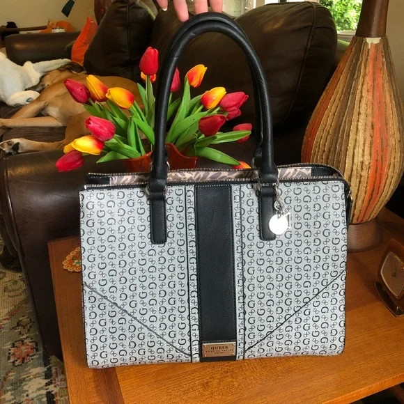 Guess Purse/Tote Bag - Picture 4 of 14